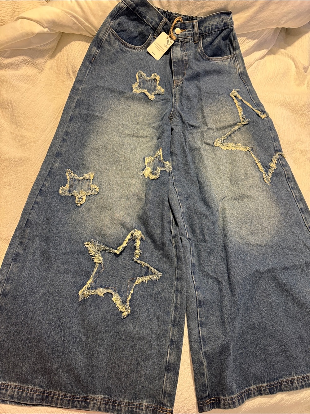 Sage & Fig Star-Embroidered Ultra Wide Leg Jeans - Picture 3 of 4